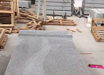芝麻灰花岗岩石材价格与花岗岩板材加工全解析